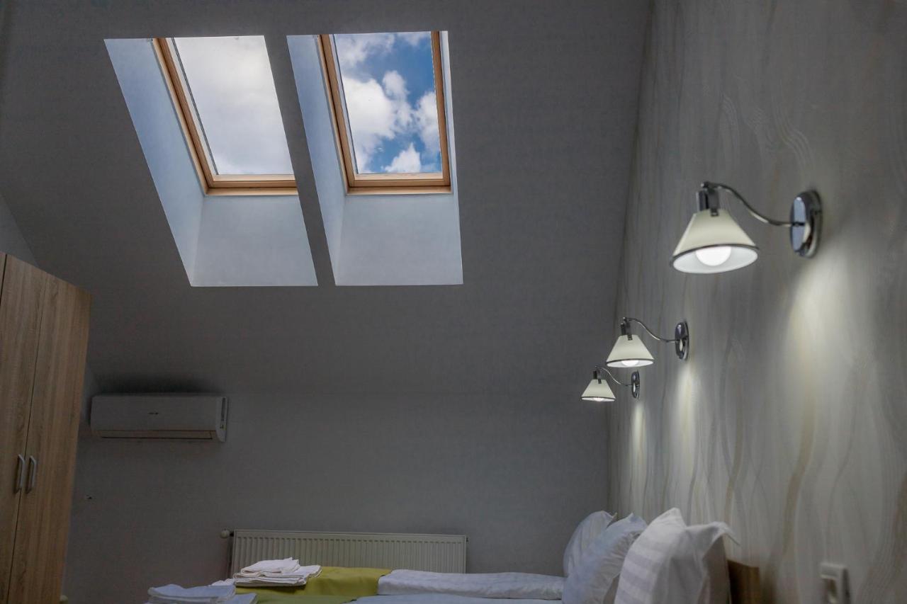 Marconi Guesthouse Хунедоара Экстерьер фото