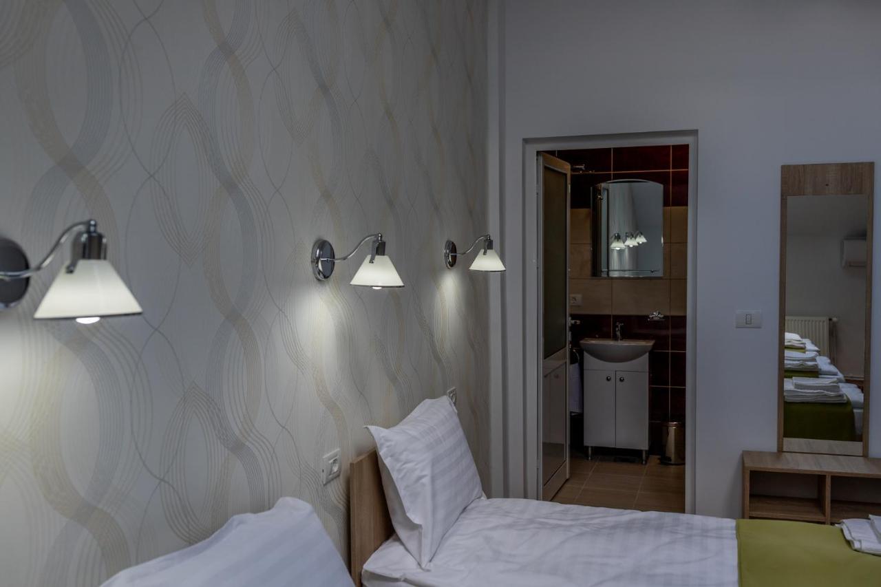 Marconi Guesthouse Хунедоара Экстерьер фото