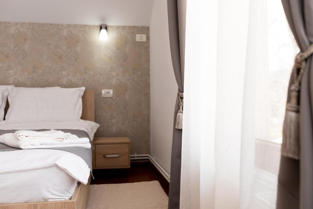 Marconi Guesthouse Хунедоара Экстерьер фото