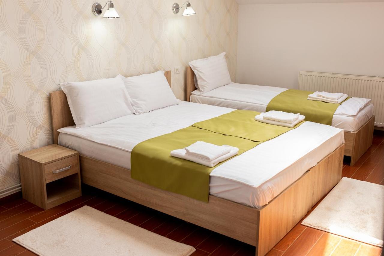 Marconi Guesthouse Хунедоара Экстерьер фото